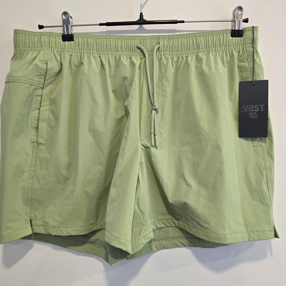 VRST Light Green Shorts Size Xl Nwt